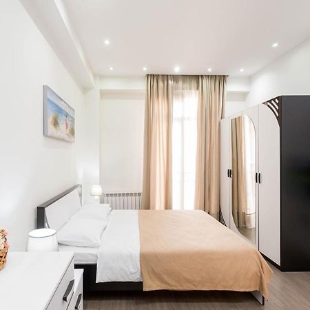 Apartment In The City Center Lll Tbilisi Bagian luar foto