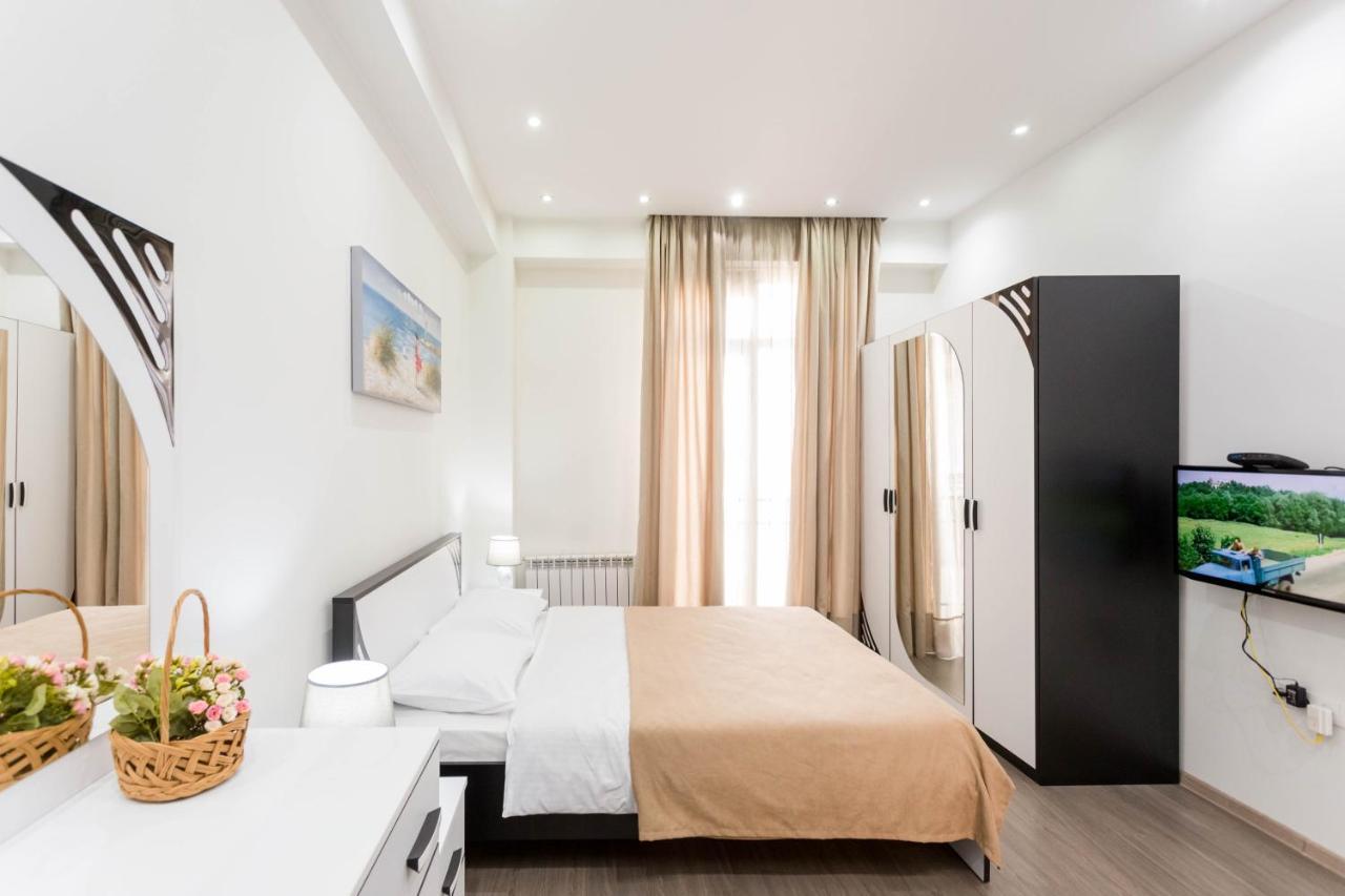 Apartment In The City Center Lll Tbilisi Bagian luar foto