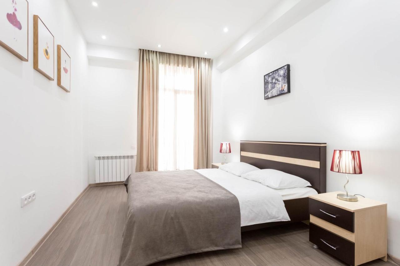 Apartment In The City Center Lll Tbilisi Bagian luar foto