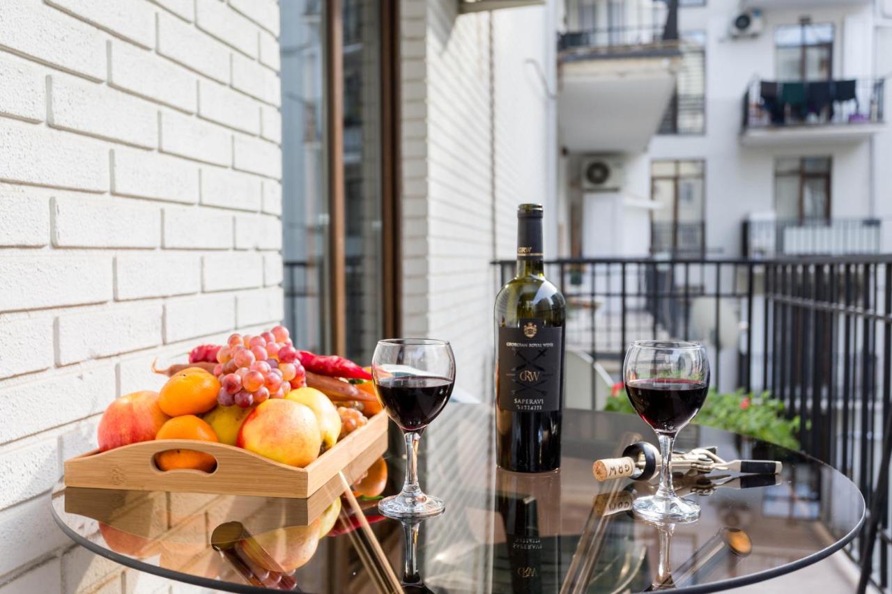 Apartment In The City Center Lll Tbilisi Bagian luar foto
